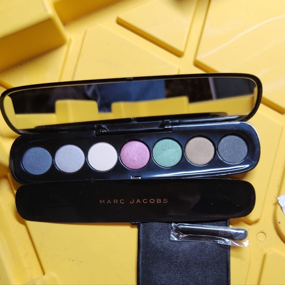 Marc Jacobs eyeshadow palette (The Vamp) - Picture 3 of 5